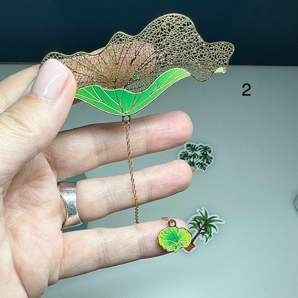 📖 Marque-Page en Métal