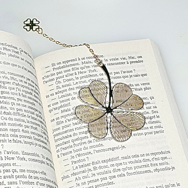 📖 Marque-Page en Métal