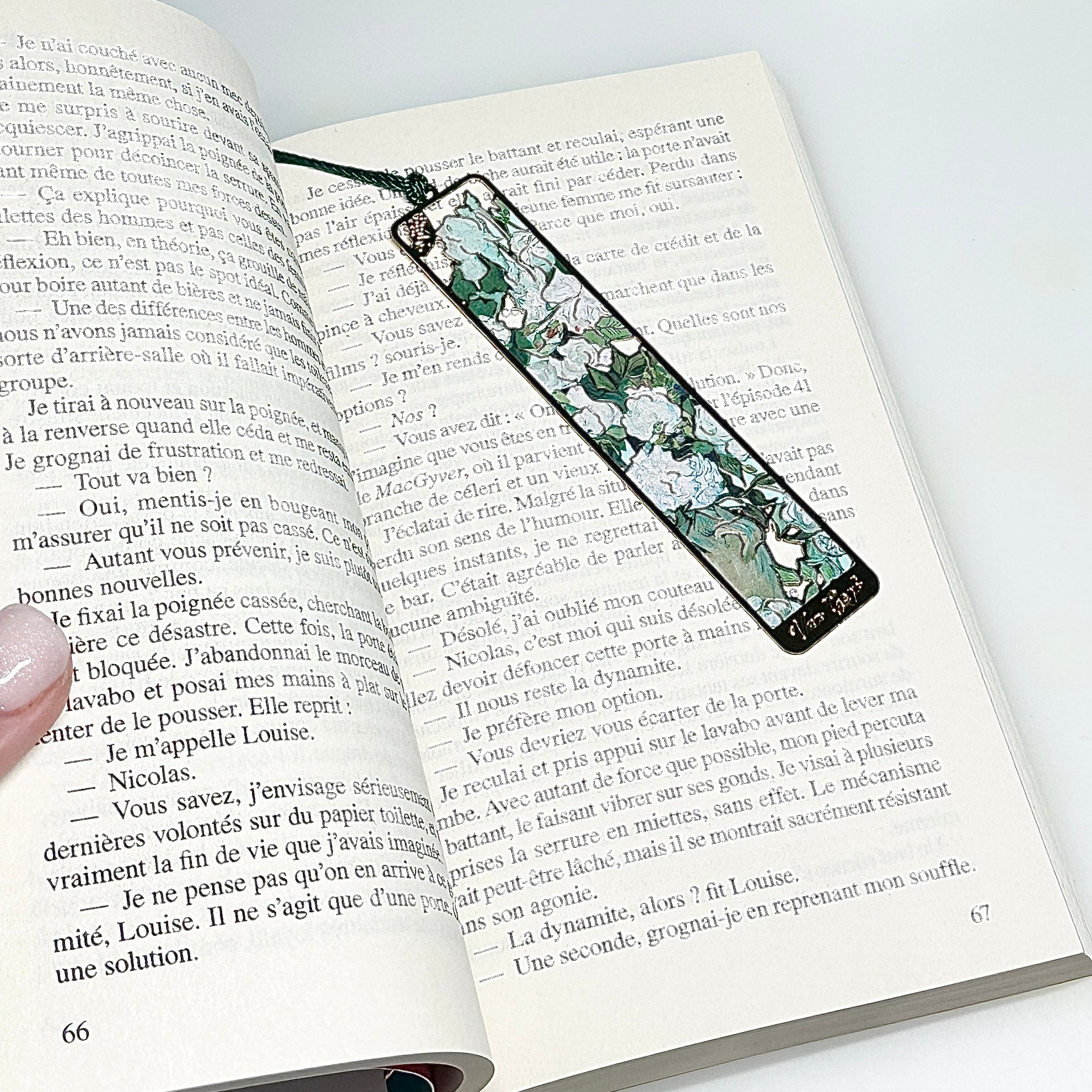 📖 Marque-Page en Métal avec Pompon