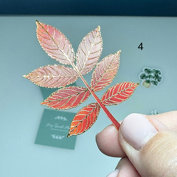 📖 Marque-page en métal – Feuille