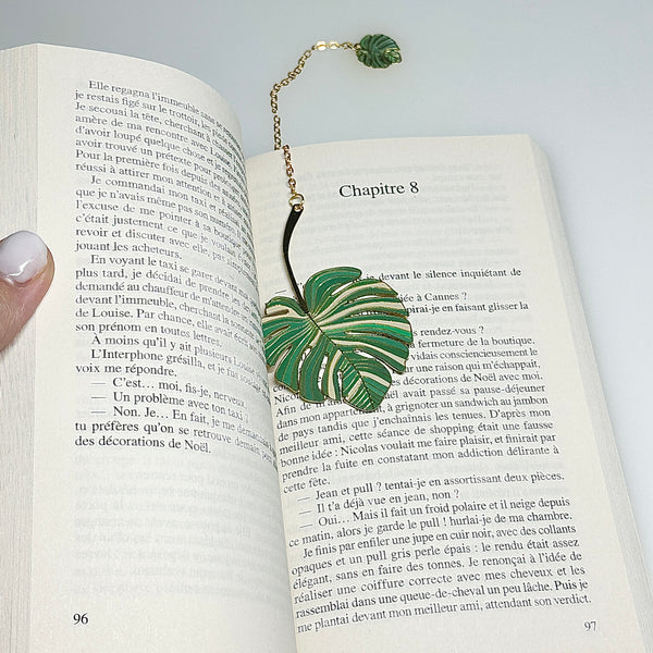 📖 Marque-page en métal – Feuille Monstera élégante et raffinée