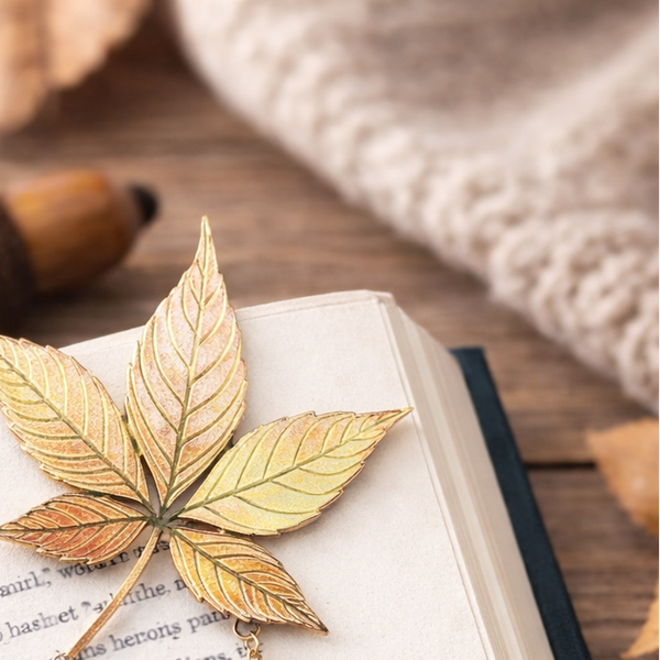 📖 Marque-page en métal