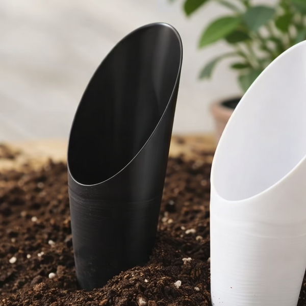 🌿 Pelle de jardinage en plastique Noire
